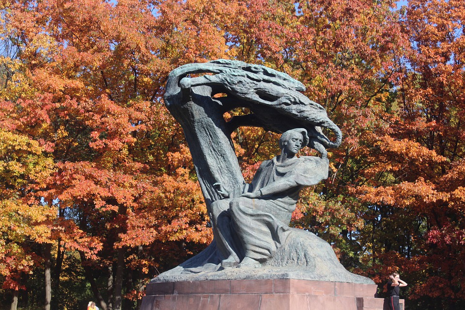 ספורה של יהדות ורשה ולא רק...