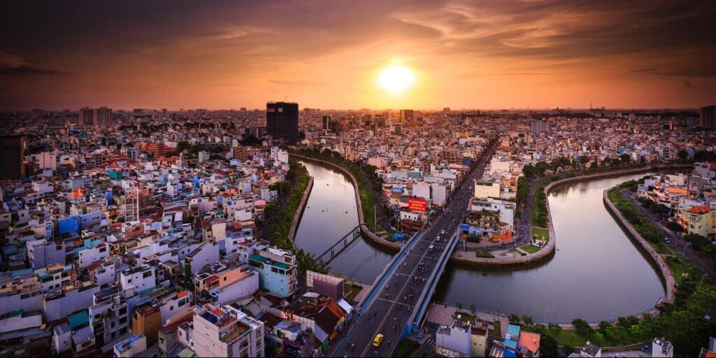 12/9 - וין לונג - הו צ'י מין סיטי