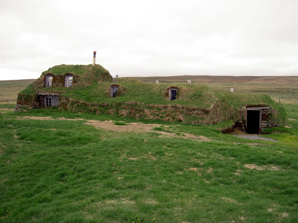 Iceland_Saenautasel_Earth_covered_home_outside